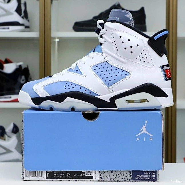 RETRO HOME' AIR 6 JORDAN 'UNC 0825